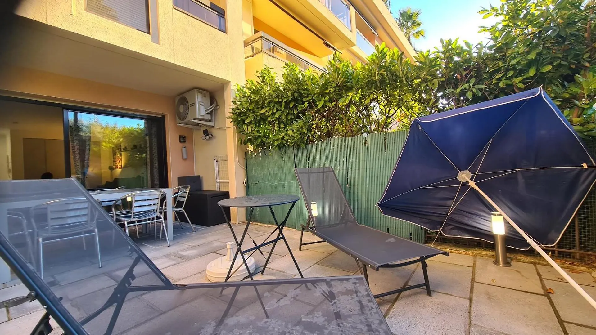 Cannes Conseil Immo -Residence Avec Piscine, Appartement Avec Terrasse Pour 4 Personnes