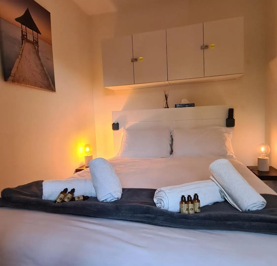 Cannes Conseil Immo -Residence Avec Piscine, Appartement Avec Terrasse Pour 4 Personnes