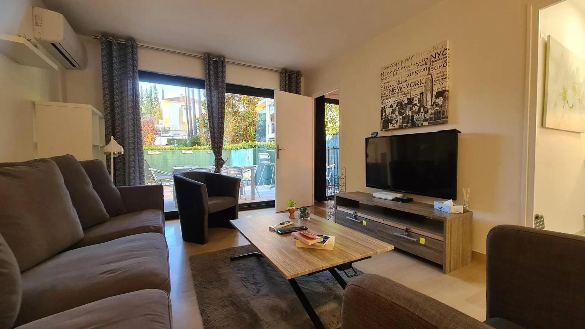 Cannes Conseil Immo -Residence Avec Piscine, Appartement Avec Terrasse Pour 4 Personnes