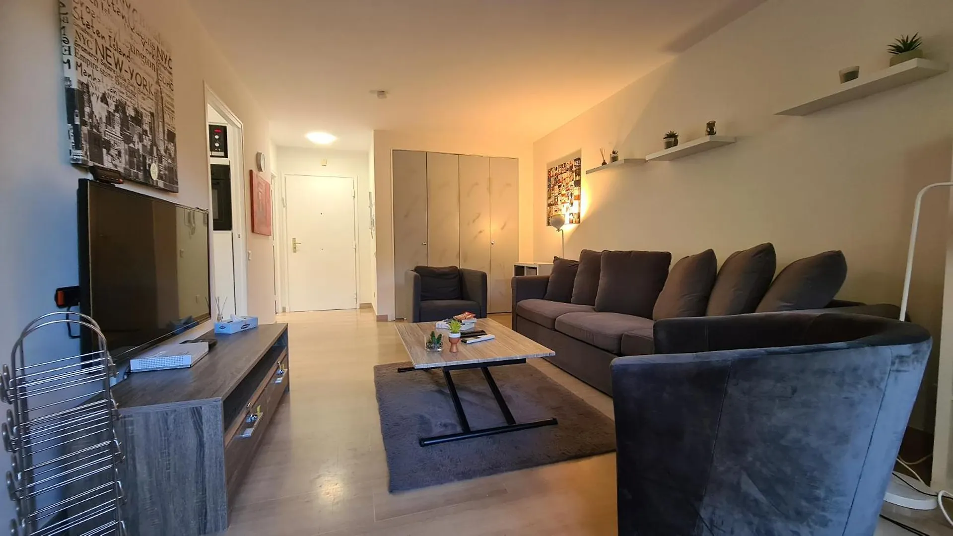 Résidence avec piscine, appartement avec terrasse pour 4 personnes Cannes